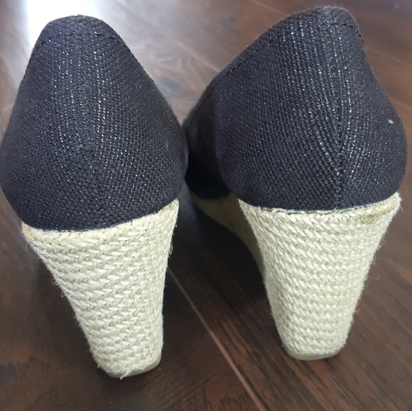 Faded Glory Black Peep Toe Wedges size 7 - Picture 3 of 7